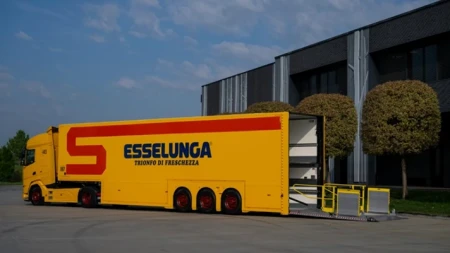 Esselunga, logistica più efficiente con i camion a due piani