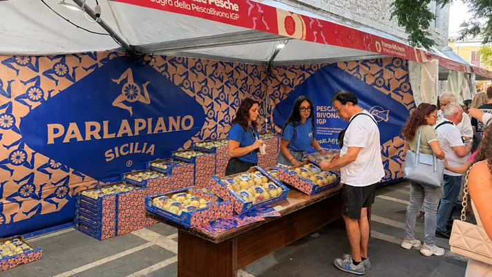Parlapiano alla Sagra della Pescabivona Igp