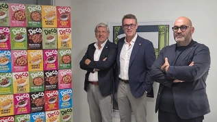 Decò celebra 20 anni e debutta sulle reti Mediaset