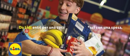 Un abbraccio di convenienza, la nuova campagna di Lidl-image