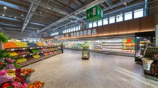 Consumi, i negozi fisici tornano al centro