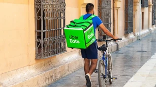 Uber rileva Delivery Hero: nuova geografia delle consegne