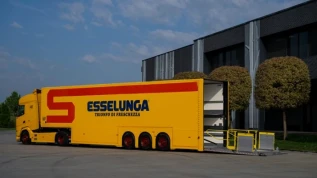 Esselunga, logistica più efficiente con i camion a due piani