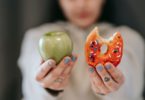 Frutta contro junk food